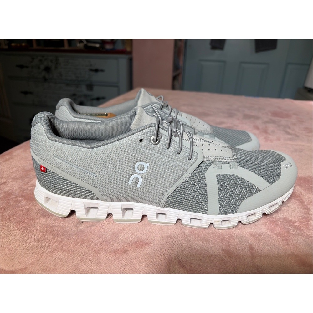 On Cloud Gray Cloudtec  Running Shoes Mens Size 9.5. No Insoles.